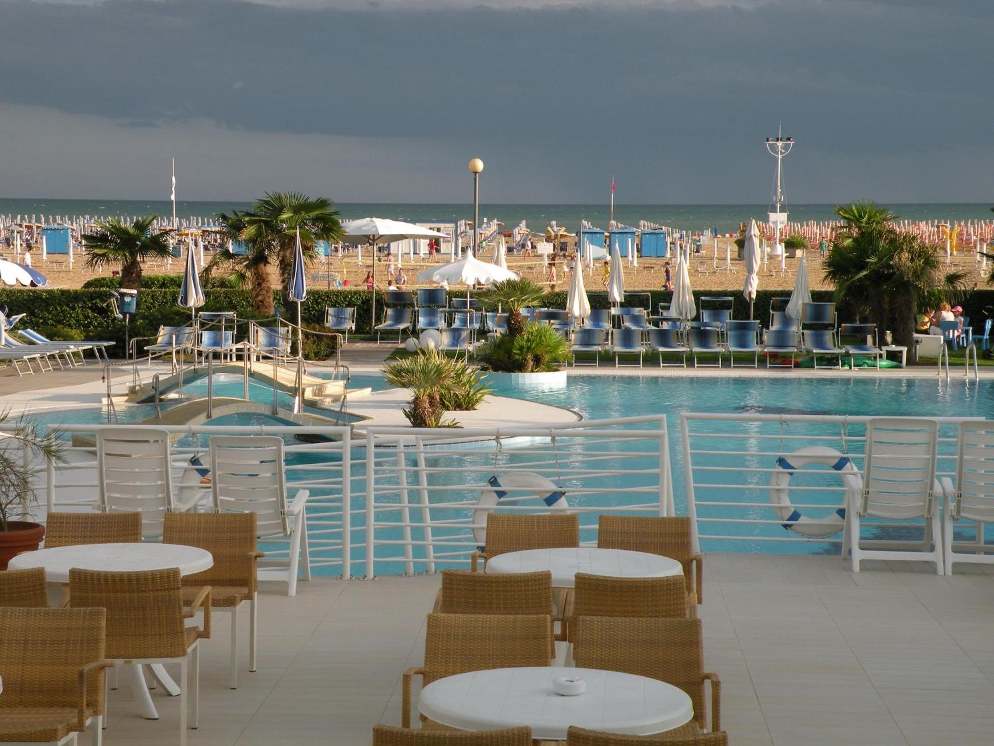 Majestic Beach Hotel & Wellness Bibione Luaran gambar